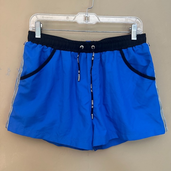 Code 22 Swim / Gym Shorts Large 3" inseam Gently worn 100% polyester Fully lined - Picture 2 of 3